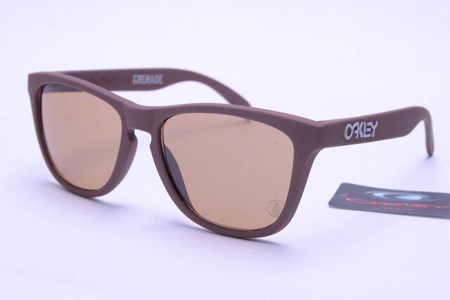 Oakley Frogskins Lunettes De Soleil Lumi&egrave;re Brun